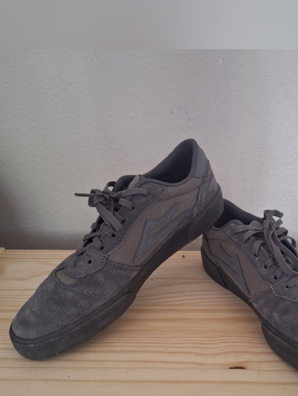 Lakai Limited Cambridge Charcoal Shoes Size 9